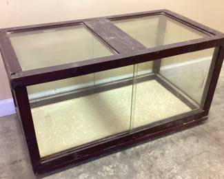 ANTIQUE OAK COUNTER TOP DISPLAY CASE, 32
