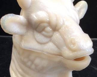 VINTAGE COW ON A NEST MILK GLASS