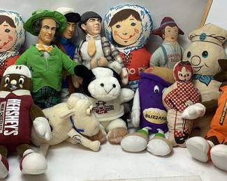  ASSORTED COLLECTIBLE PLUSH DOLLS, HECKERS FLOUR, HERSHEY'S REESES, SERTA, ESKIMO PIE, PENN DAIRY MAID, 3 STOOGES, DQ BLIZZARD, BOYDS BEARS, DYNASTY DOLLS, MR. PEANUT, M&M, FAMOUS POTATO, RONALD MCDONALD,