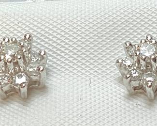 14KT GOLD DIAMOND EARRINGS, 1.4g