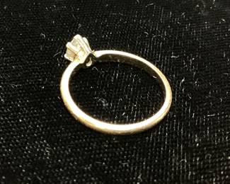 14KT GOLD SOLITAIRE TEAR DROP DIAMOND RING, 1.8g, SIZE 7