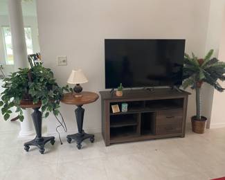 Samsung TV and TV Cabinet, 2 Round End Table