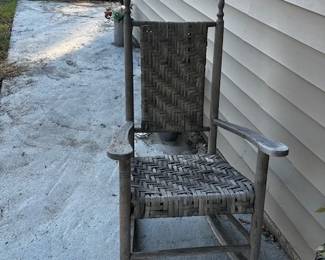 ROCKING CHAIR