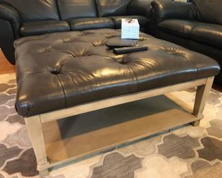 Tufted Coffee Table / Ottoman