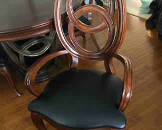 Dining Table w/ 2 Leaves and 6 Chairs