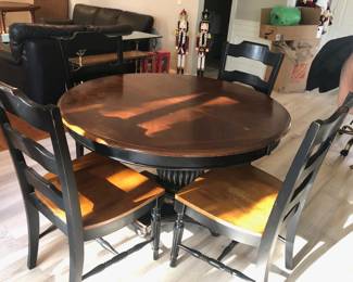 Table w/ 1 Leave and 5 Chairs