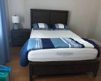 Full Bed w/ Bob O Pedic Mattress and Boxspring, Nightstand, Lamp, Linens