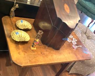 Primitive Table, Letter Box