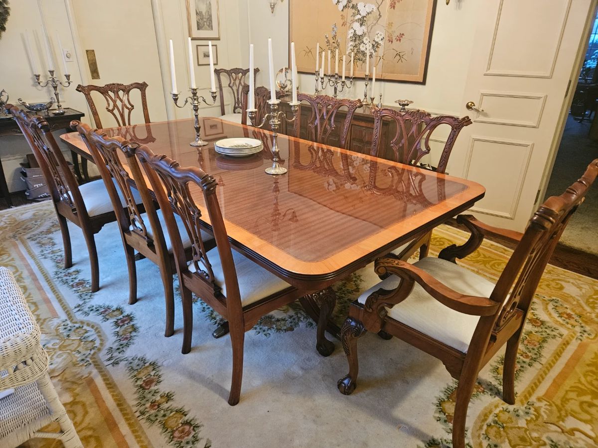 Beautiful Rosewood dining room table and 8 chairs, just in time for the Holidays!!