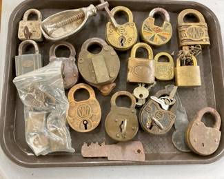 NICE COLLECTION EARLY LOCKS