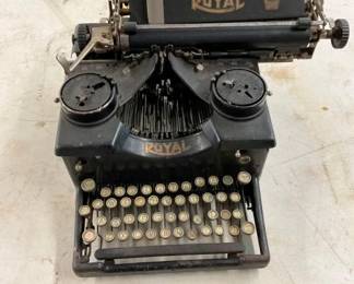 EARLY ROYAL TYPEWRITER