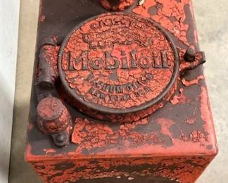 W/ORG. GARGOYLE MOBILOIL CAP 