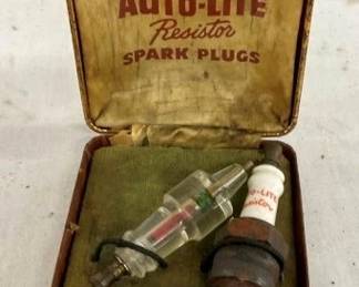 EARLY AUTOLITE SPARKPLUG DISPLAY