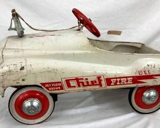 MURRAY FIRE CHIEF 611 PEDAL CAR