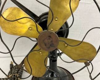 CLOSEUP VIEW BRASS BLADES