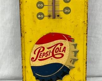 BOTTOM VIEW W/BOTTLE CAP