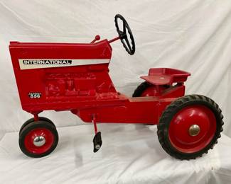 OTHERSIDE FARMALL 856 PEDAL TRACTOR