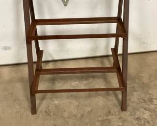 BOTTOM VIEW DISPLAY RACK 