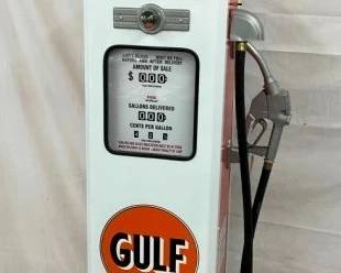 SIDE 2 GULF GAS PUMP W/GLOBE