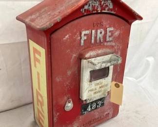 CLOSE UP VIEW FIRE PULL BOX