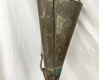 EARLY TOBACCO SITTER