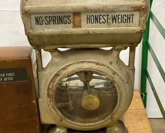 EARLY COUNTRY STORE SCALES