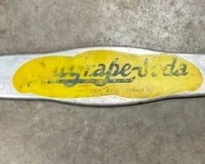 NUGRAPE ALUM. DOOR PUSH