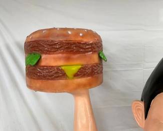 CLOSEUP VIEW HAMBURGER