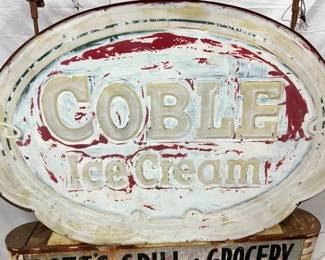 CLOSEUP VIEW EMB. COBLE