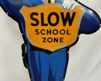 CLOSEU SLOW SCHOOL ZONE