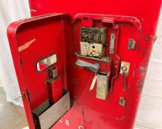 CLOSEUP VIEW CHANGE BOX