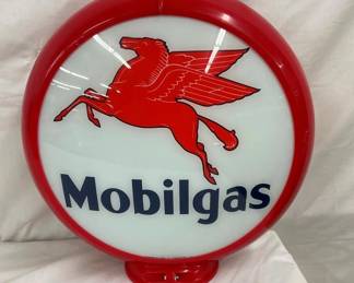 MOBILGAS GAS PUMP GLOBE W/PEGASUS