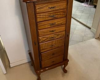 Standing jewelry chest
