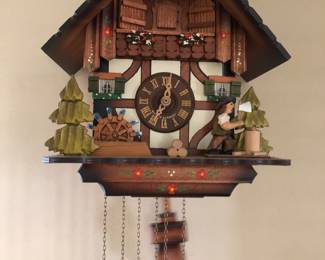 Adorable working coocoo clock