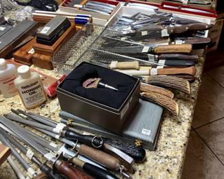 Hundreds of carving knives, kitchen knives.