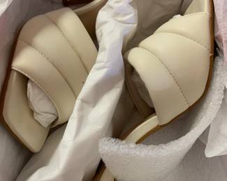 Vince Camuto BRAND NEW 6 1/2 M