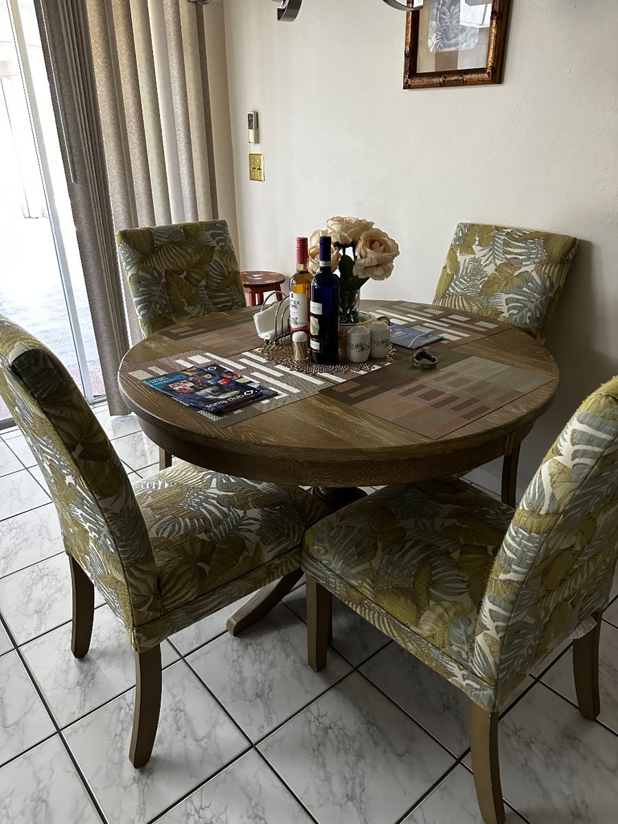 Cape Coral, Home hosted by House Of Consignment starts on 12/15/2023