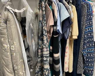 king comforter set  and small med -ladies clothing  for the most part-  few larges 