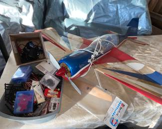 Battery operated.  Lots of extras.. needs remote