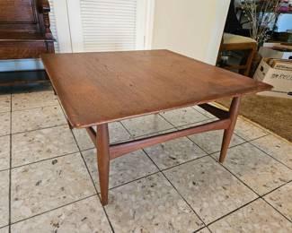 Mid-Century Modern Square End Table - Dimensions -  16.75x30.5x30.5 - Price - $150