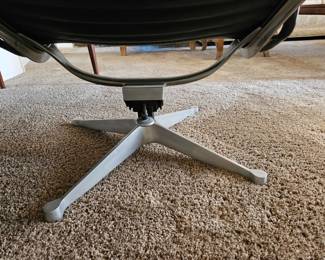 2007 Herman Miller Eames Aluminum Group Lounge Chair - Leather Seat - Sold As Is - Center Tilt Hardware to Restore Shown  - would sell for over $1,000 Collectible worth over $1,000 - however requires Flo Tilt Cylinder replacement. Part under $350 with hour repair job. Seller can advise. - Price - $300 after 50% off.