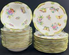 Fine HEREND Hungary Porcelain Hand Painted Queen Victorian Set Of Twelve Bowls & Plates
