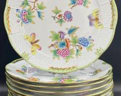 Fine HEREND Hungary Porcelain Hand Painted Queen Victorian Set Of Thirteen Dinner Plates
