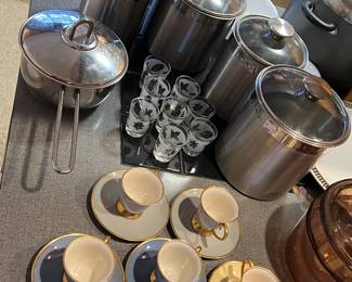 Flint ridge Teacups 16 pieces; 8 cups, 8 saucers Amherst MA 01002