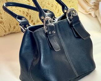 Handbags in Amherst MA 01002