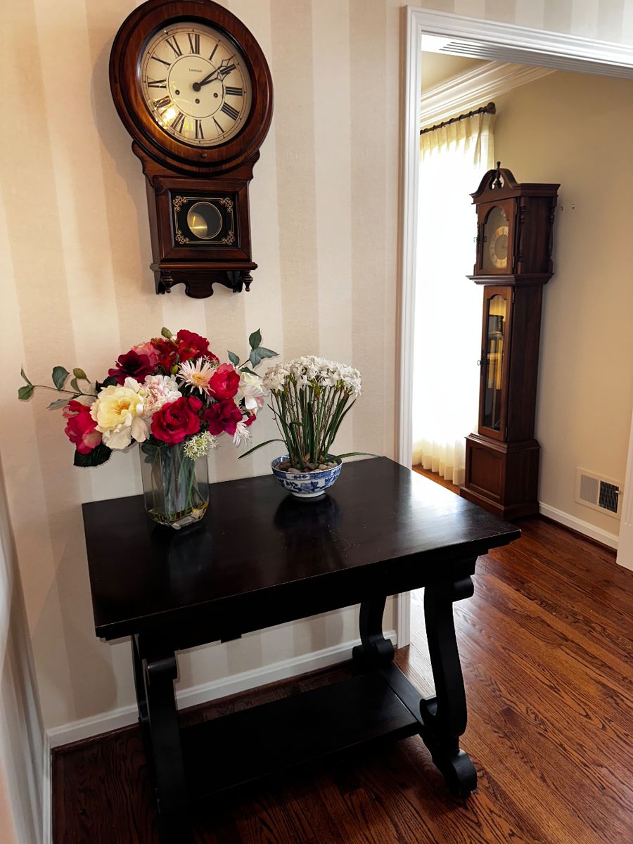 Middletown Estate Sale in Louisville, KY starts on 12/8/2023