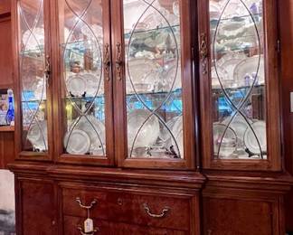 Thomasville British Gentry Collection Lighted Display Hutch