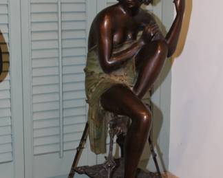 Bronze champaign - Lady on Stool