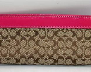 Lot 068   5 Bid(s)
Coach Eyeglasses Case