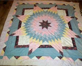 Lot 005   13 Bid(s)
Colorful STAR Quilt